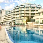 Beachfront Pool & Sea View Stduio In Berlin Варна