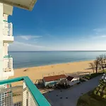 Beachfront Pool & Sea View Stduio In Berlin * Варна