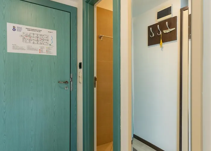 Beachfront Pool&sea View Stduio In Berlin Varna