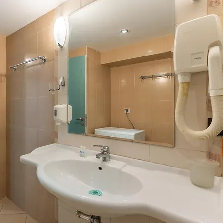 Apartment Beachfront Pool & Sea View Stduio In Berlin Varna