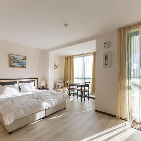 Beachfront Pool & Sea View Stduio In Berlin * Varna