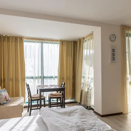 Beachfront Pool & Sea View Stduio In Berlin * Warna