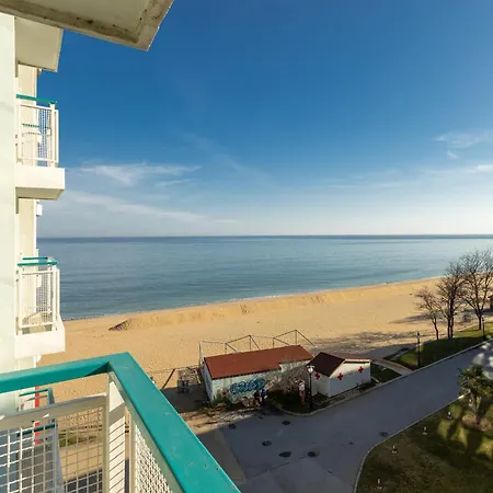 Beachfront Pool & Sea View Stduio In Berlin * Warna