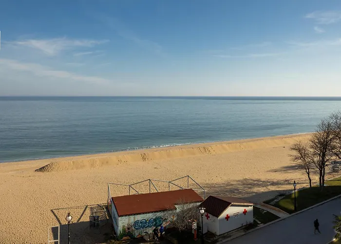 Apartment Beachfront Pool & Sea View Stduio In Berlin Varna