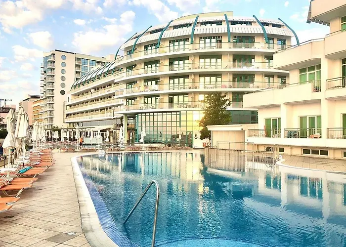 Beachfront Pool & Sea View Stduio In Berlin Varna