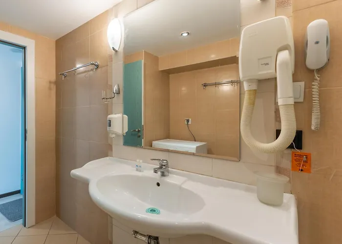 Apartment Beachfront Pool & Sea View Stduio In Berlin Varna