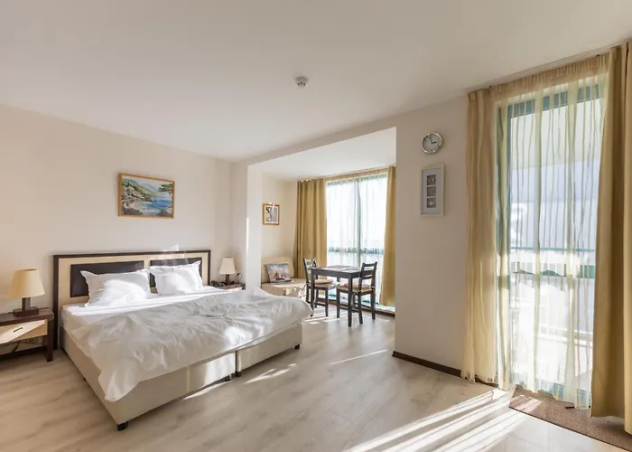 Beachfront Pool & Sea View Stduio In Berlin * Varna