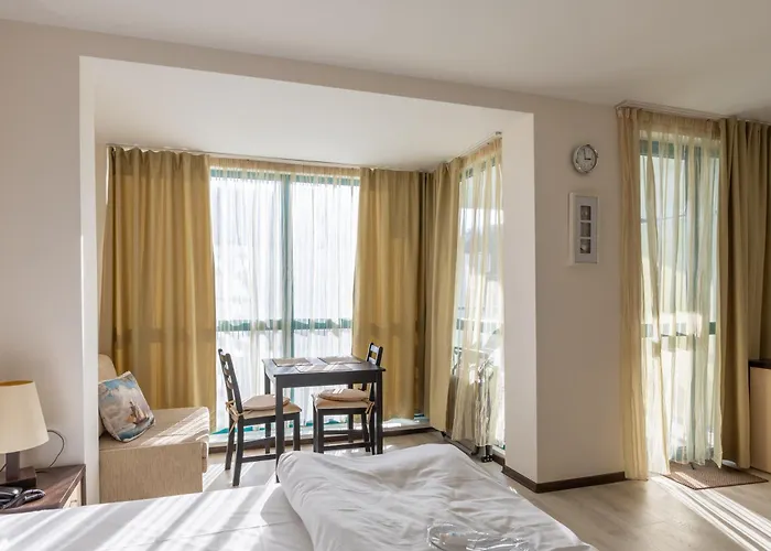 Beachfront Pool & Sea View Stduio In Berlin * Varna