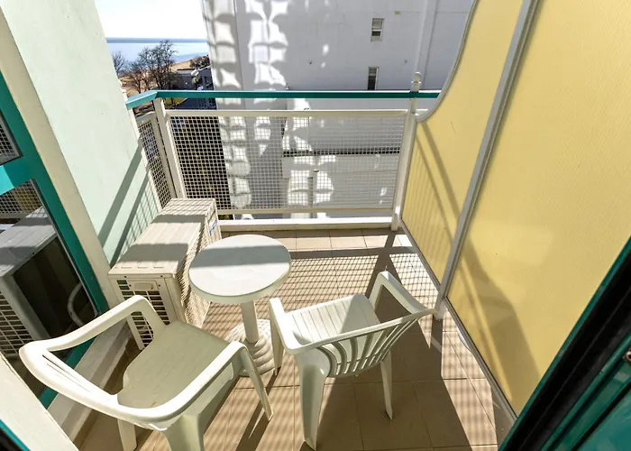 Apartment Beachfront Pool & Sea View Stduio In Berlin